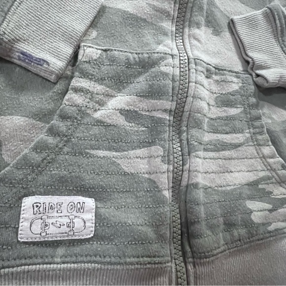 Art Class Kids Faded Camouflage Zip-Up Sweater and Cat & Jack Pullover 3T-bundle - Picture 7 of 14